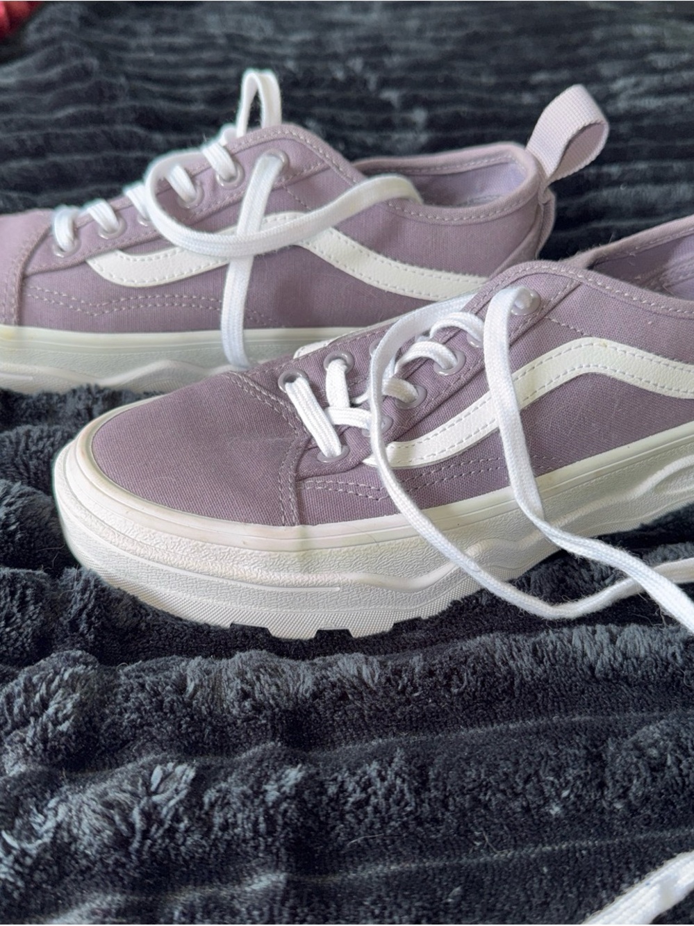 Vans Low-Top Sneakers in Lavender with White Stripe